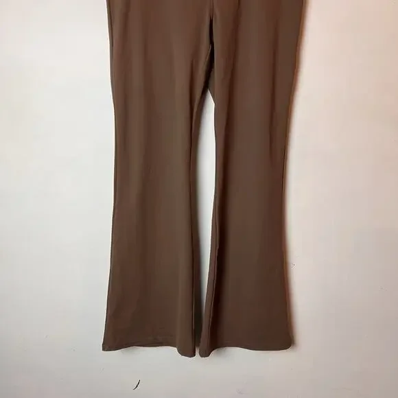 NWT Halara Womens Flare Yoga Leggings Brown With Pockets Size 1XL - Picture 2 of 7